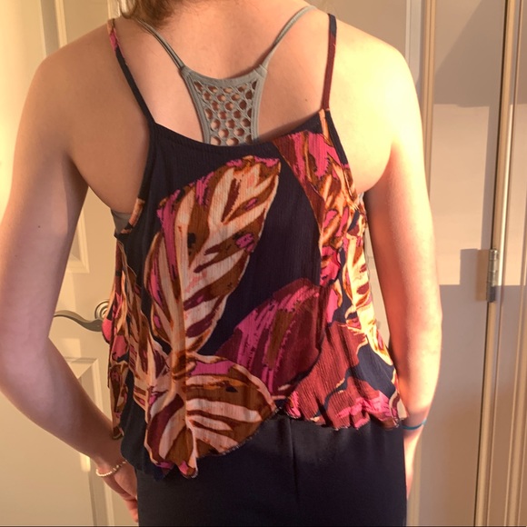 Mossimo Tank Top - Picture 2 of 3